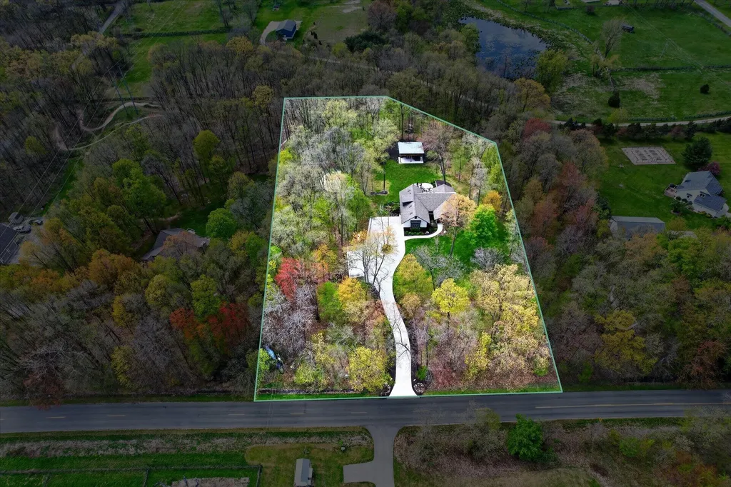 1901 Mccabe Avenue NE Ada Township MI 49331