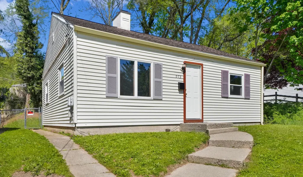 973 Valley Avenue NW Grand Rapids City MI 49504