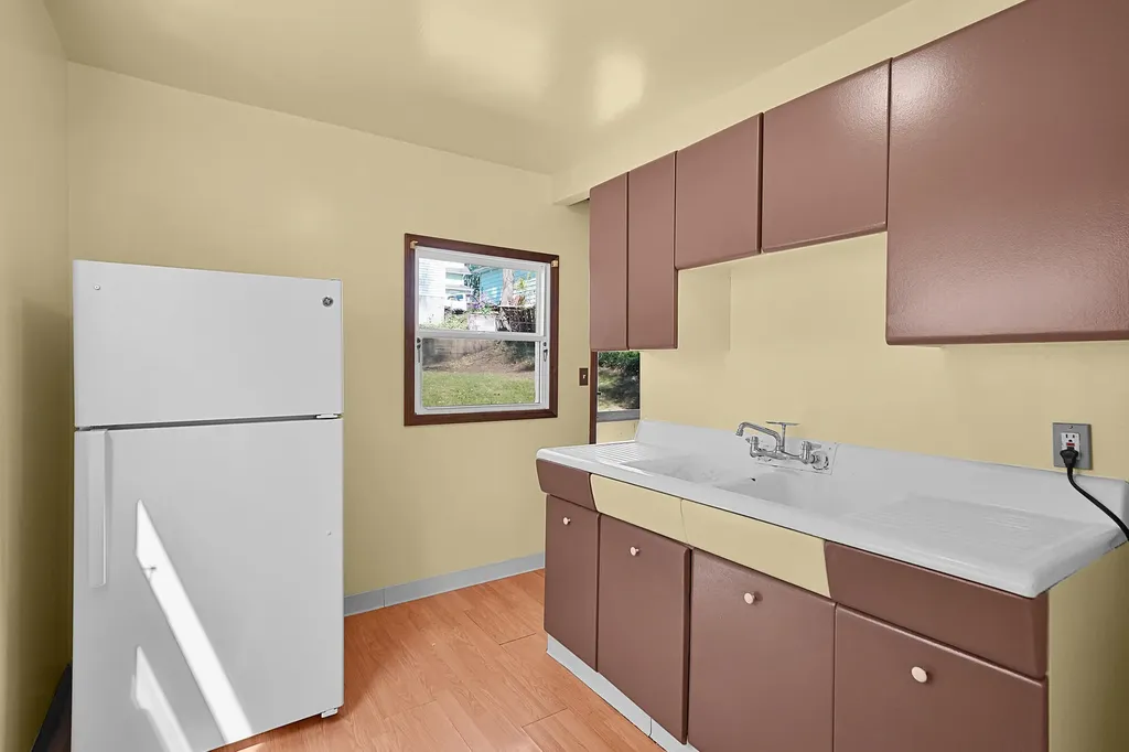 973 Valley Avenue NW Grand Rapids City MI 49504