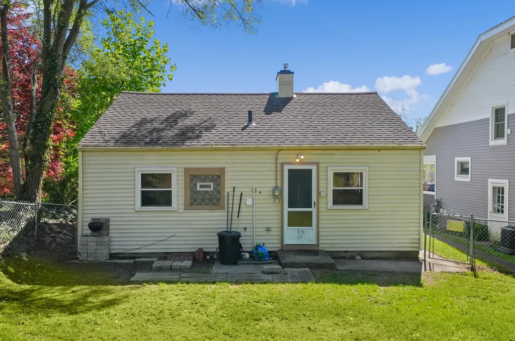 973 Valley Avenue NW Grand Rapids City MI 49504