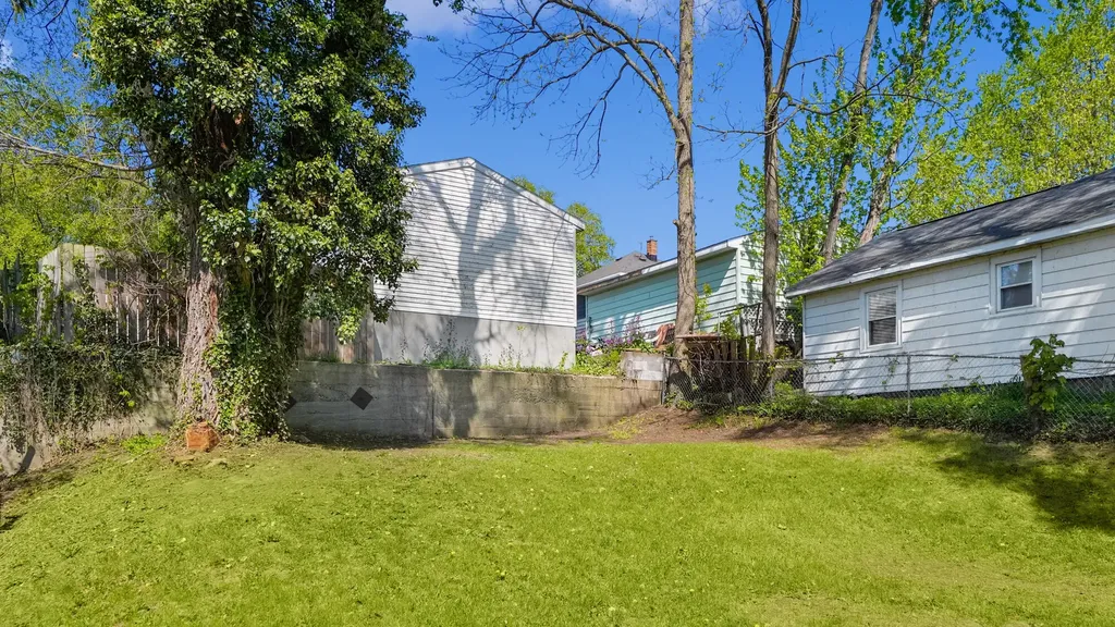 973 Valley Avenue NW Grand Rapids City MI 49504