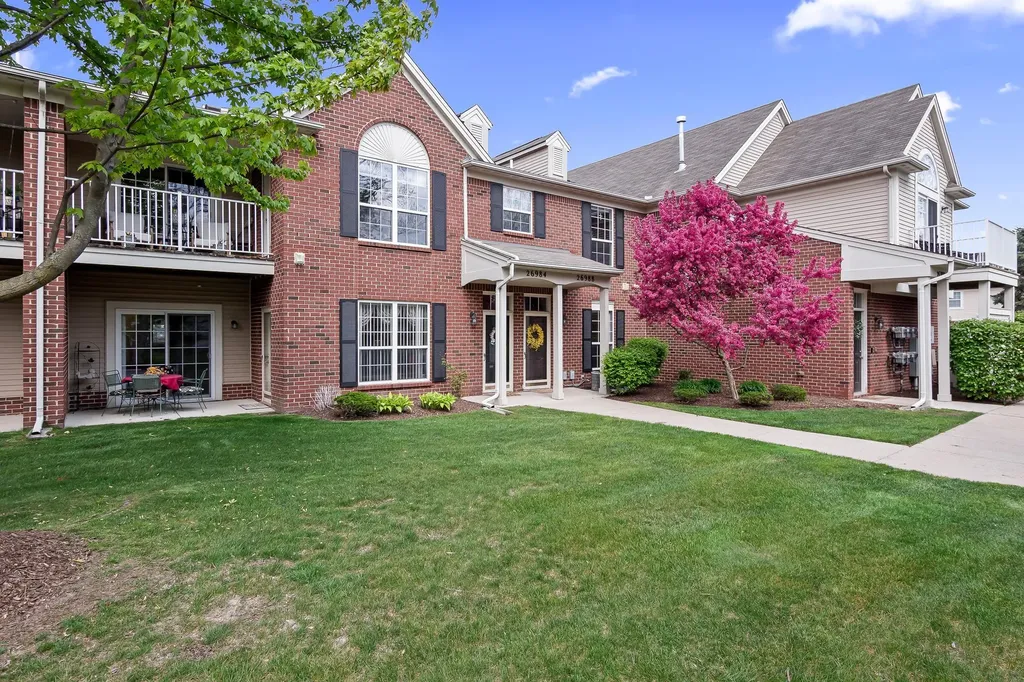 26984 Carrington Place Harrison Charter Township MI 48045
