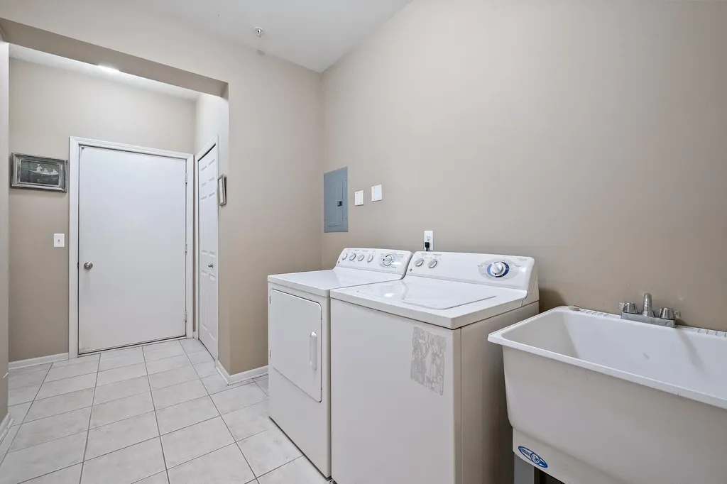 26984 Carrington Place Harrison Charter Township MI 48045