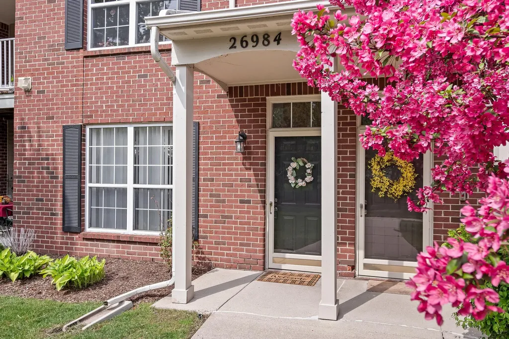 26984 Carrington Place Harrison Charter Township MI 48045