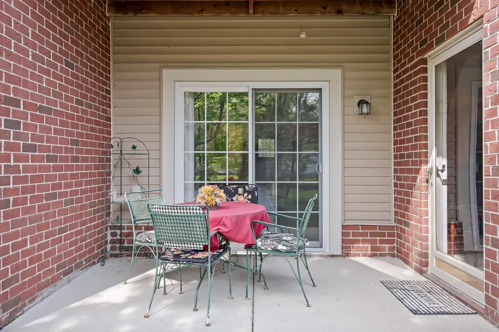 26984 Carrington Place Harrison Charter Township MI 48045