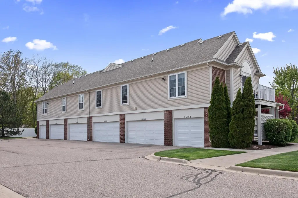 26984 Carrington Place Harrison Charter Township MI 48045