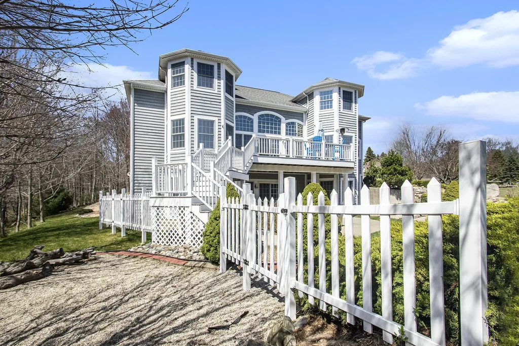 3975 Harbor Breeze Drive Norton Shores City MI 49441