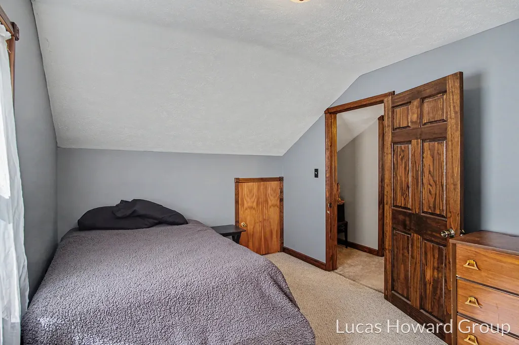 229 S Sherman Street Evergreen Township MI 48884