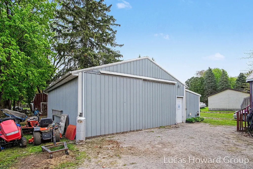 229 S Sherman Street Evergreen Township MI 48884