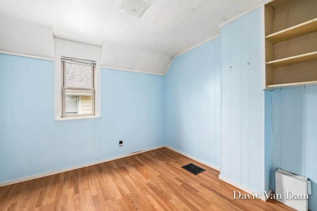 943 Prospect Avenue NE Grand Rapids City MI 49503