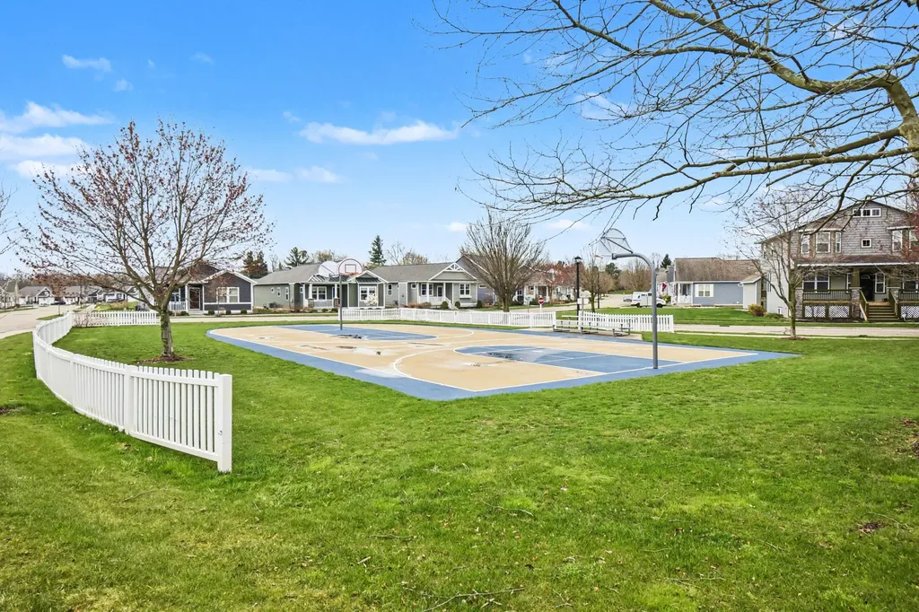 4355 Astoria Avenue SE Kentwood City MI 49512