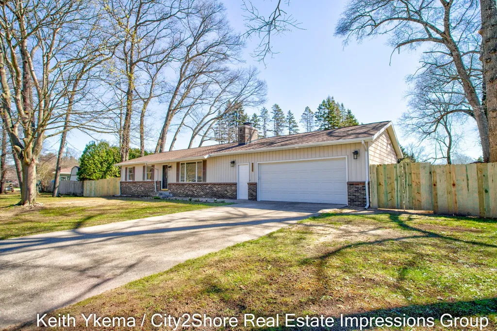 1830 N Roberts Road Muskegon Charter Township MI 49445