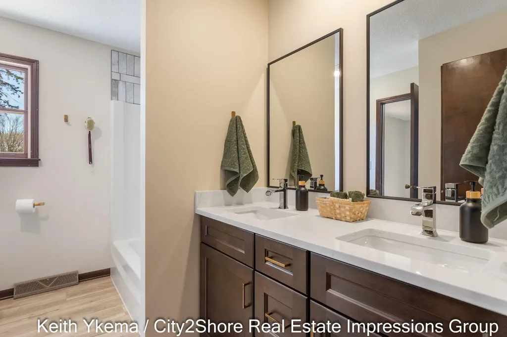 1830 N Roberts Road Muskegon Charter Township MI 49445