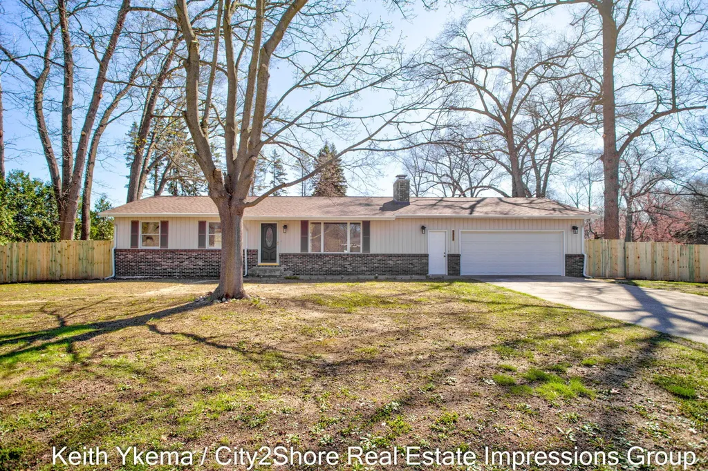 1830 N Roberts Road Muskegon Charter Township MI 49445