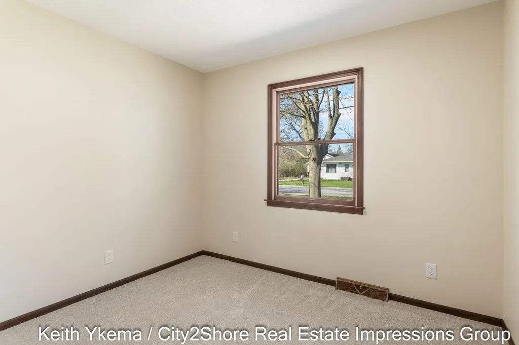 1830 N Roberts Road Muskegon Charter Township MI 49445
