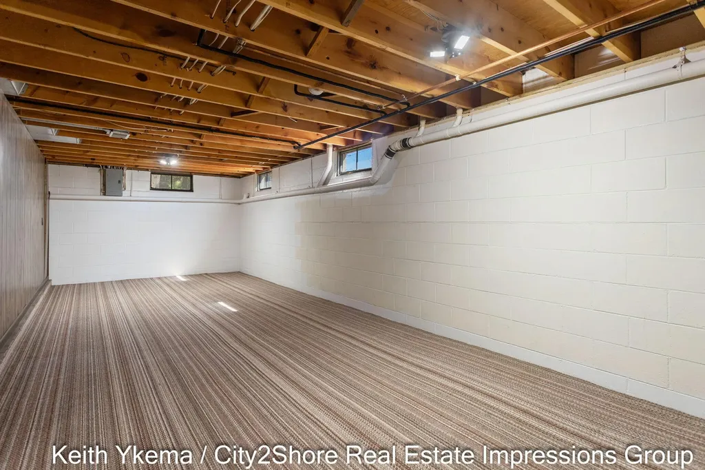 1830 N Roberts Road Muskegon Charter Township MI 49445