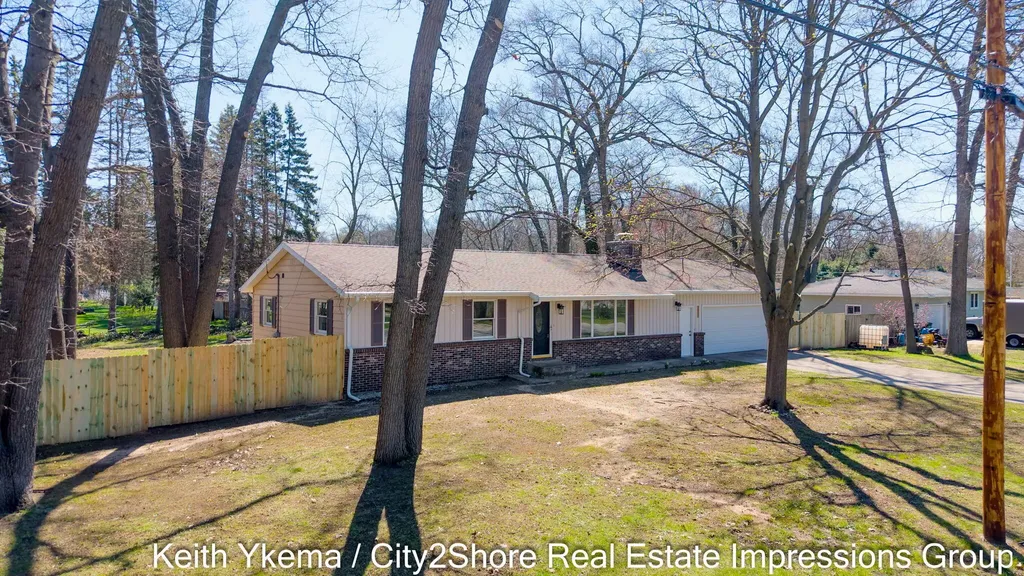 1830 N Roberts Road Muskegon Charter Township MI 49445