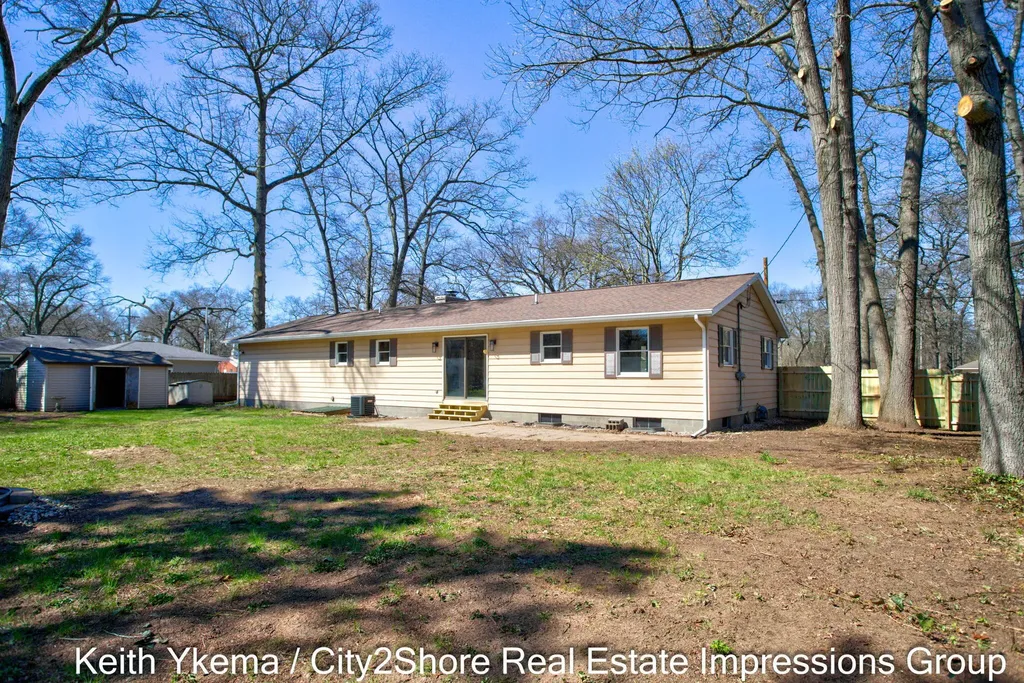 1830 N Roberts Road Muskegon Charter Township MI 49445