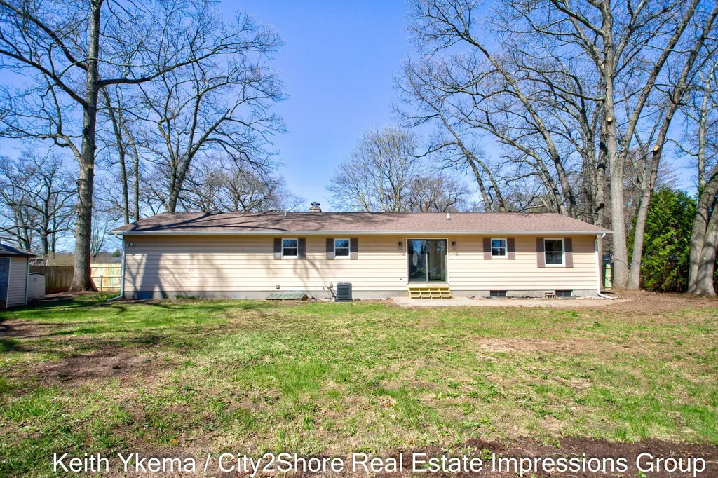 1830 N Roberts Road Muskegon Charter Township MI 49445