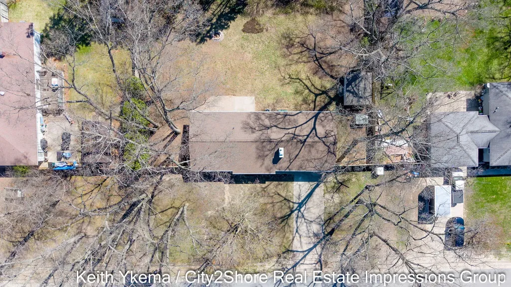 1830 N Roberts Road Muskegon Charter Township MI 49445