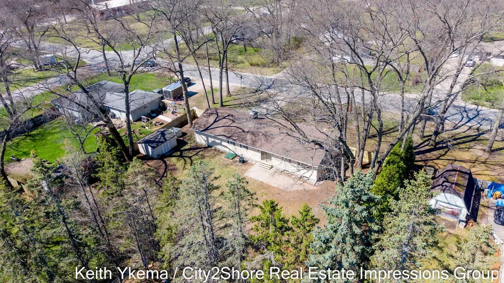 1830 N Roberts Road Muskegon Charter Township MI 49445