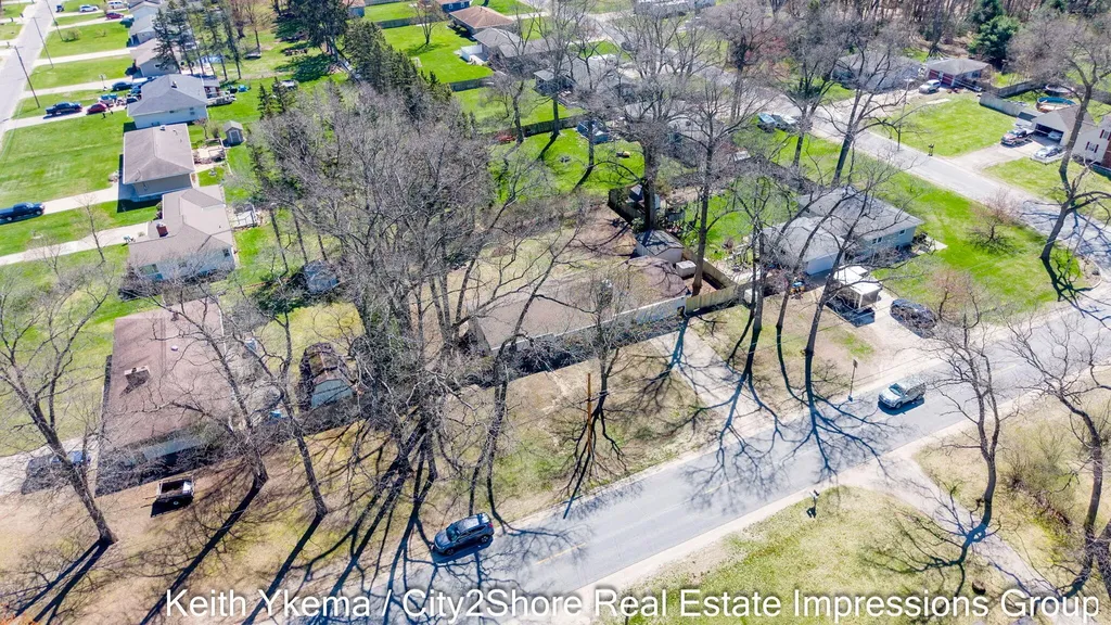 1830 N Roberts Road Muskegon Charter Township MI 49445