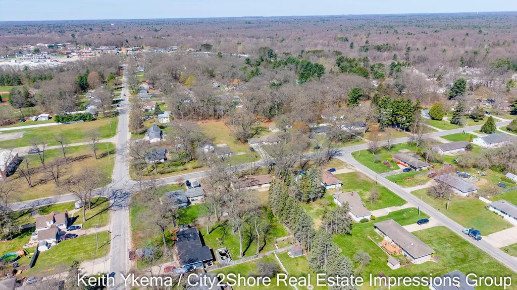 1830 N Roberts Road Muskegon Charter Township MI 49445