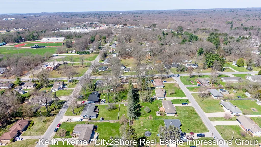 1830 N Roberts Road Muskegon Charter Township MI 49445
