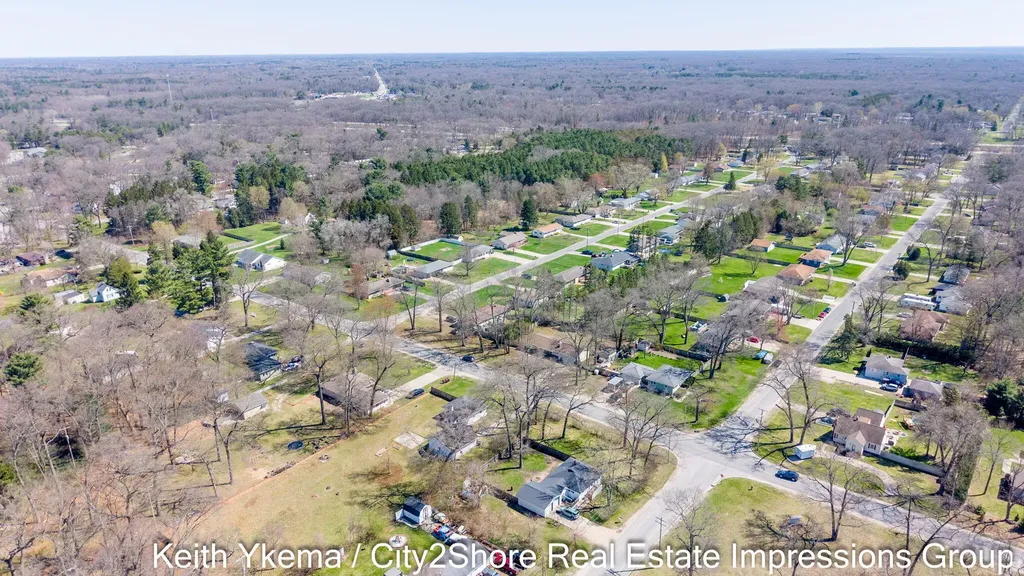 1830 N Roberts Road Muskegon Charter Township MI 49445