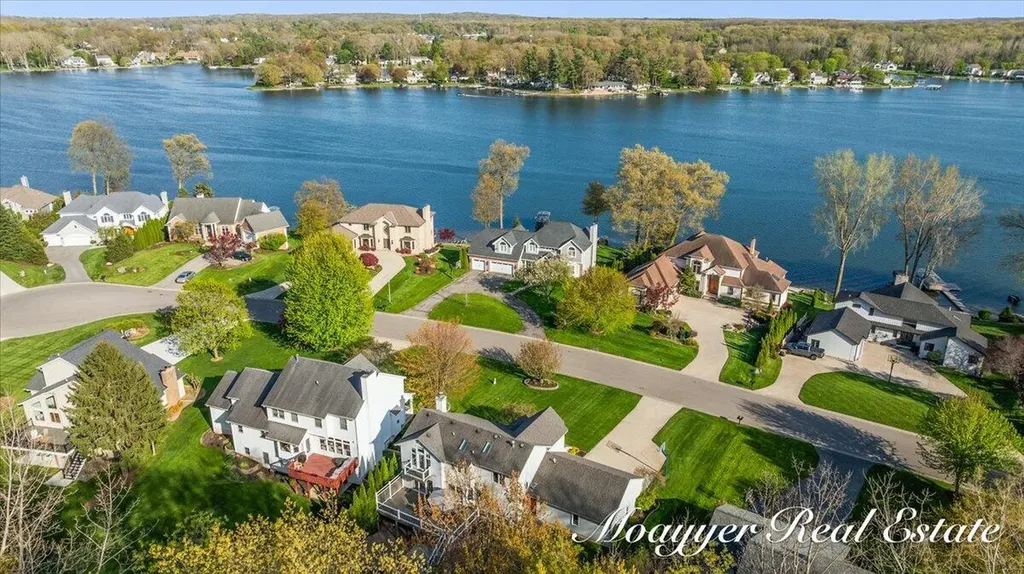 7321 Cuesta Way NE Cannon Township MI 49341