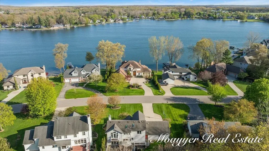 7321 Cuesta Way NE Cannon Township MI 49341