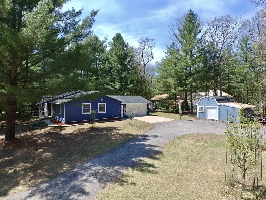 7312 W Echo Lake Drive Lake Township MI 49304