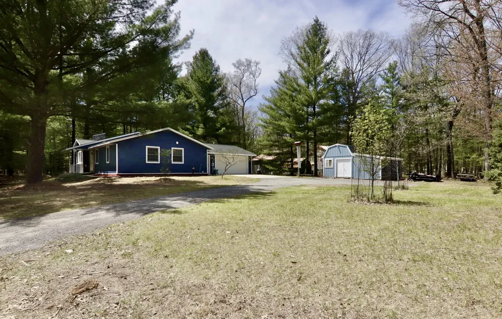 7312 W Echo Lake Drive Lake Township MI 49304