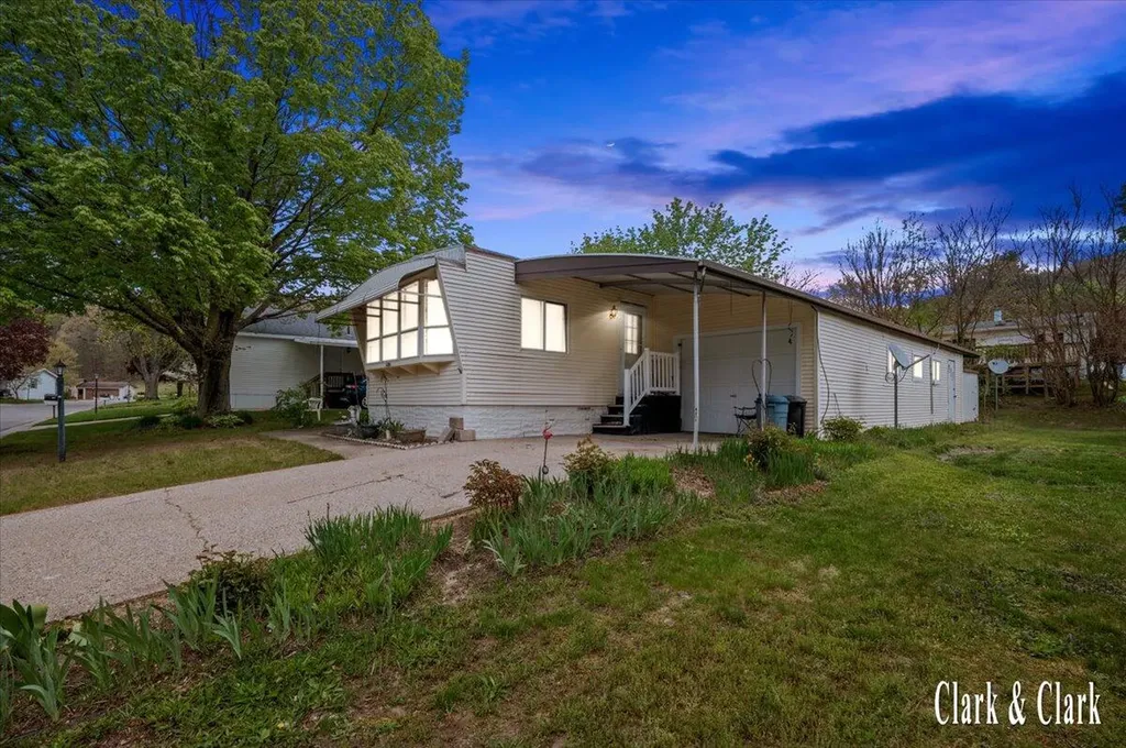 5694 N Seagull Drive NE Plainfield Charter Township MI 49306