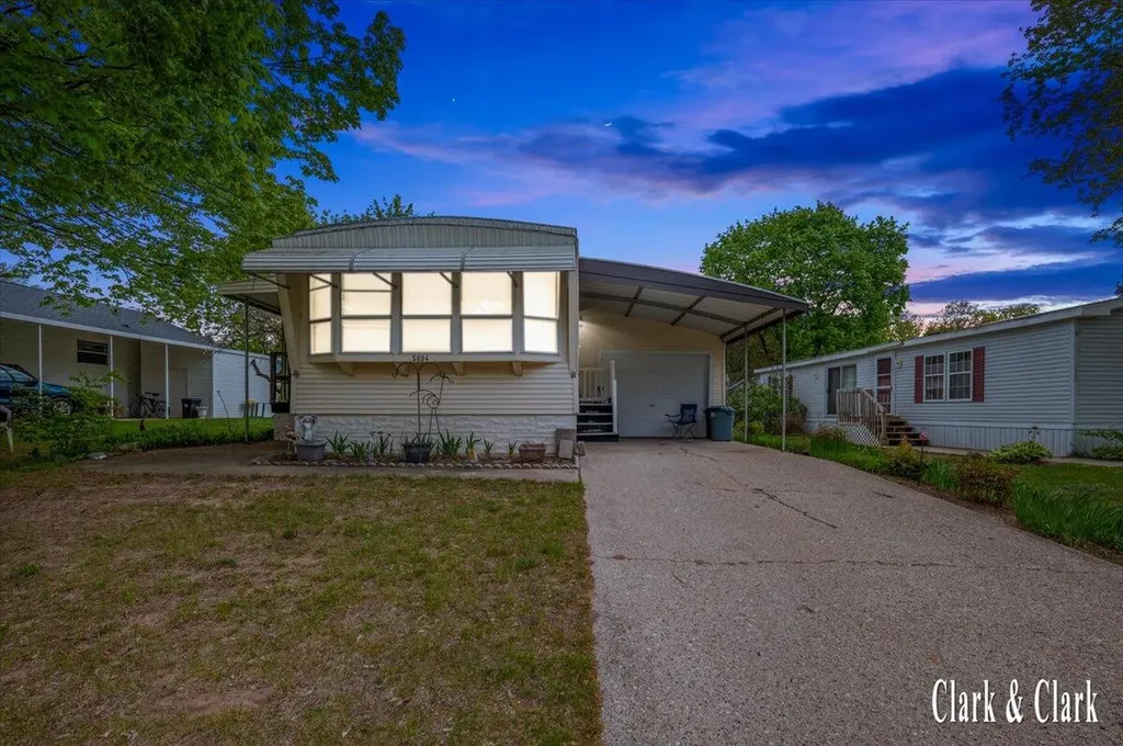 5694 N Seagull Drive NE Plainfield Charter Township MI 49306