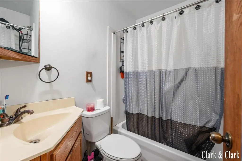 146 S Carleton Drive Pennfield Charter Township MI 49017