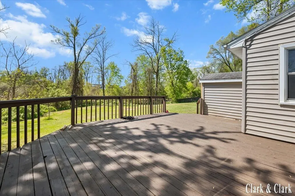 146 S Carleton Drive Pennfield Charter Township MI 49017
