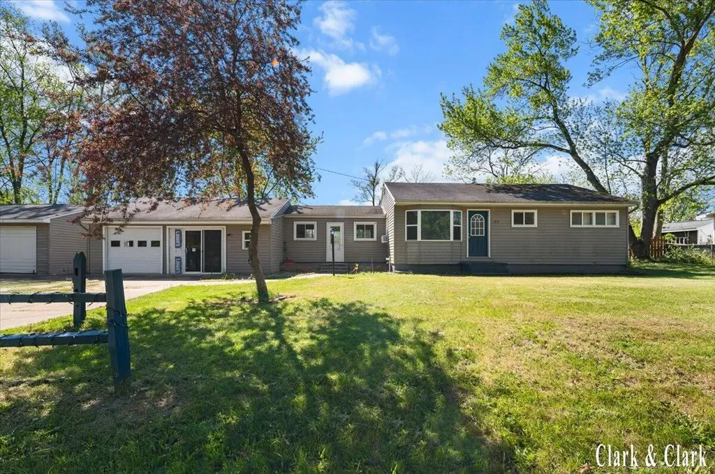 146 S Carleton Drive Pennfield Charter Township MI 49017