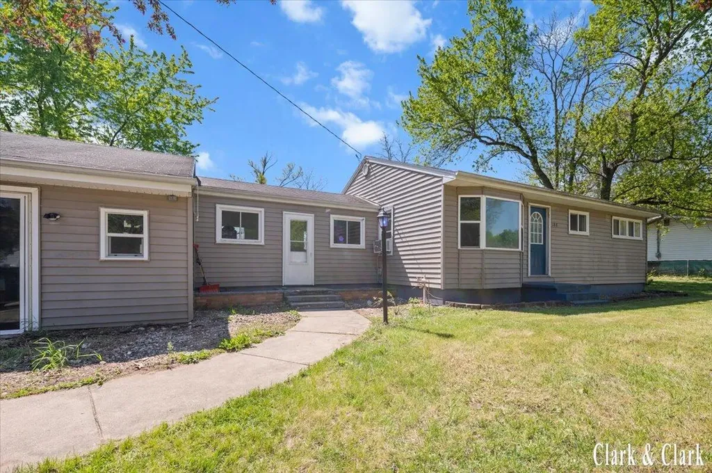 146 S Carleton Drive Pennfield Charter Township MI 49017
