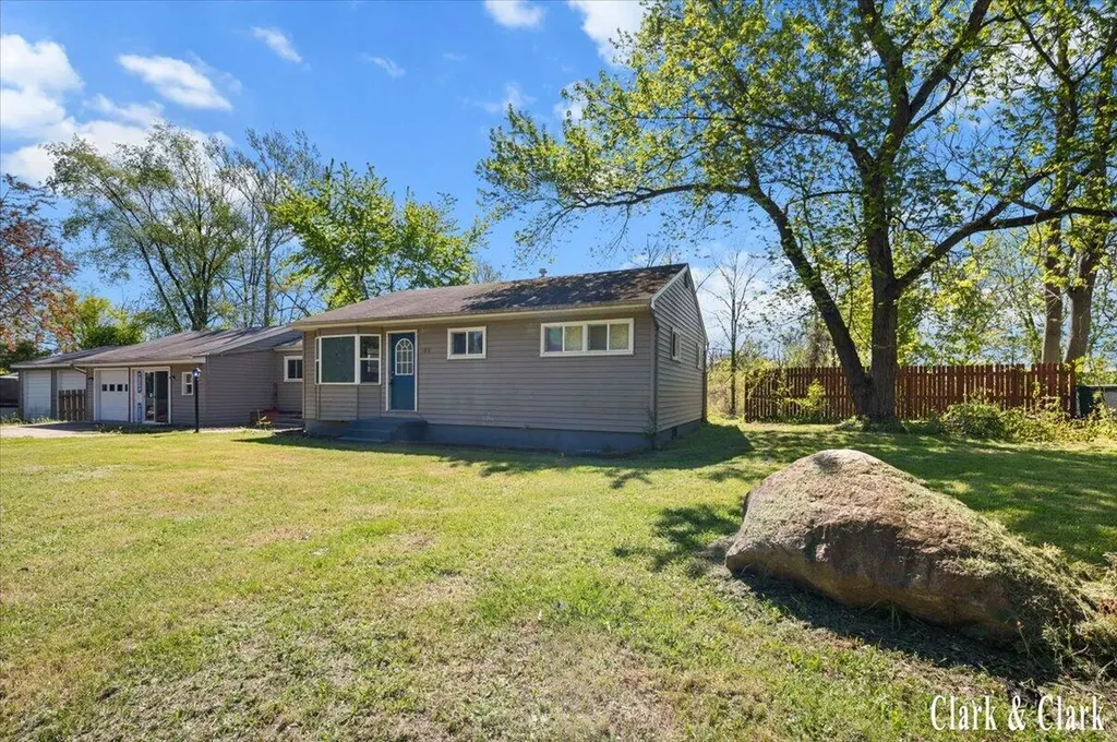 146 S Carleton Drive Pennfield Charter Township MI 49017