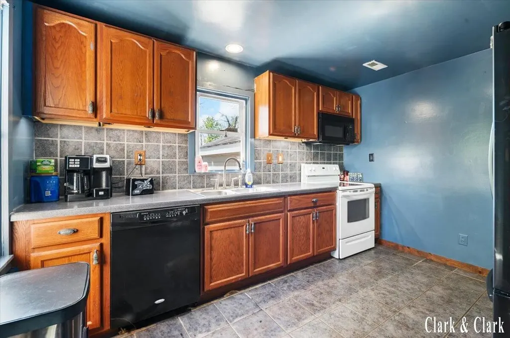 146 S Carleton Drive Pennfield Charter Township MI 49017