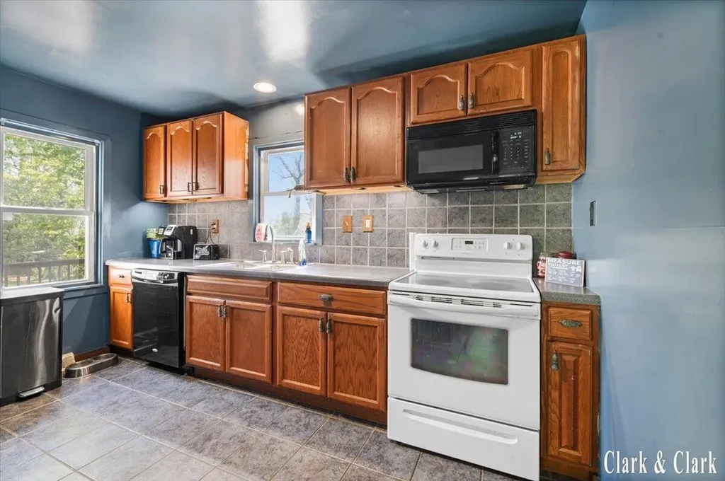 146 S Carleton Drive Pennfield Charter Township MI 49017