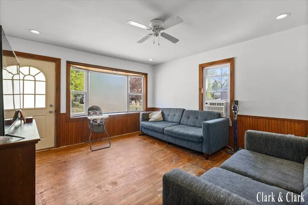 146 S Carleton Drive Pennfield Charter Township MI 49017