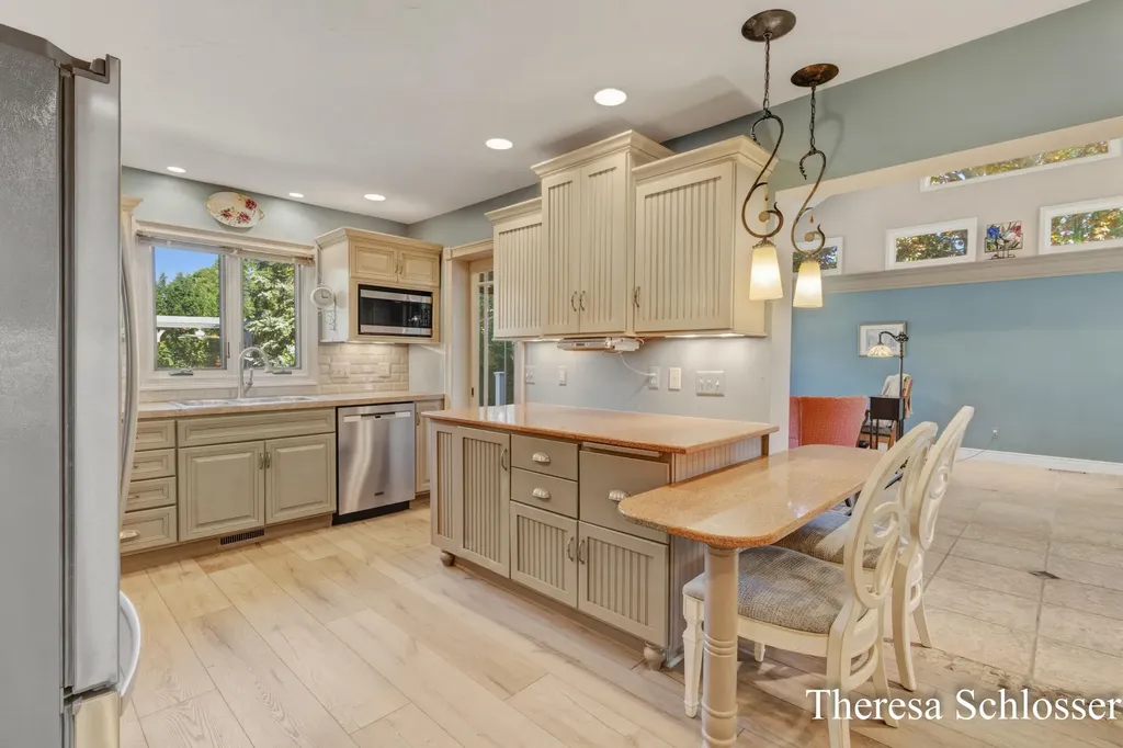 3704 Piute Drive SW Grandville City MI 49418