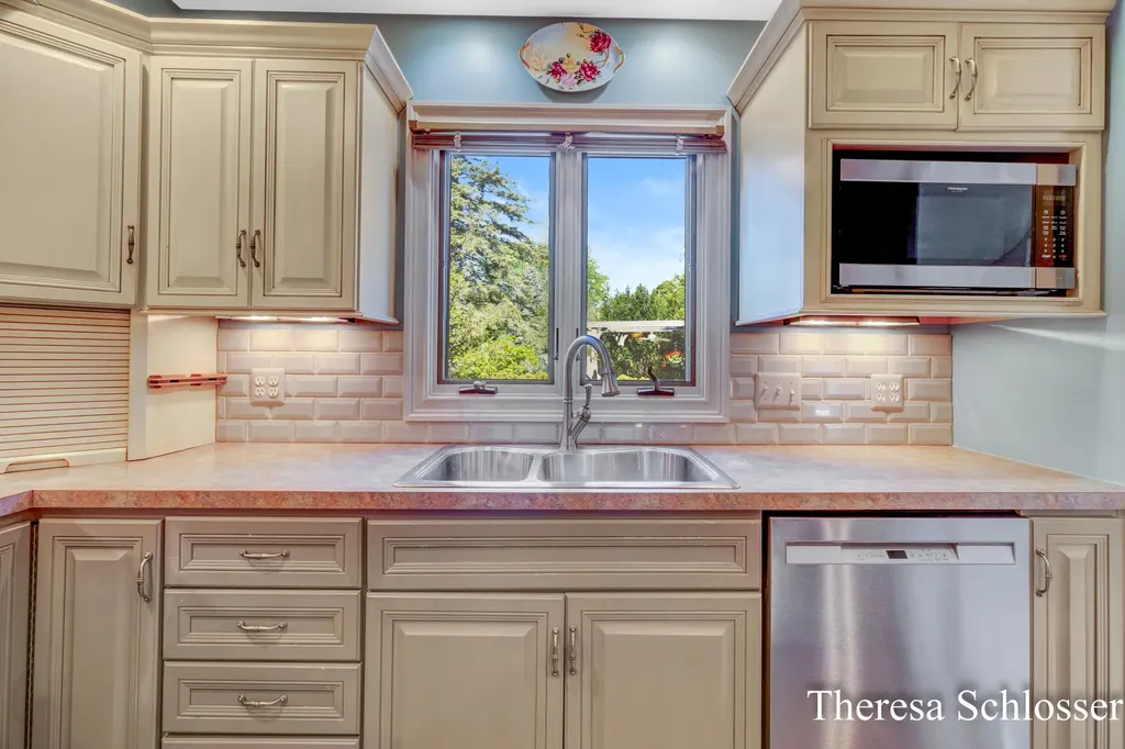 3704 Piute Drive SW Grandville City MI 49418