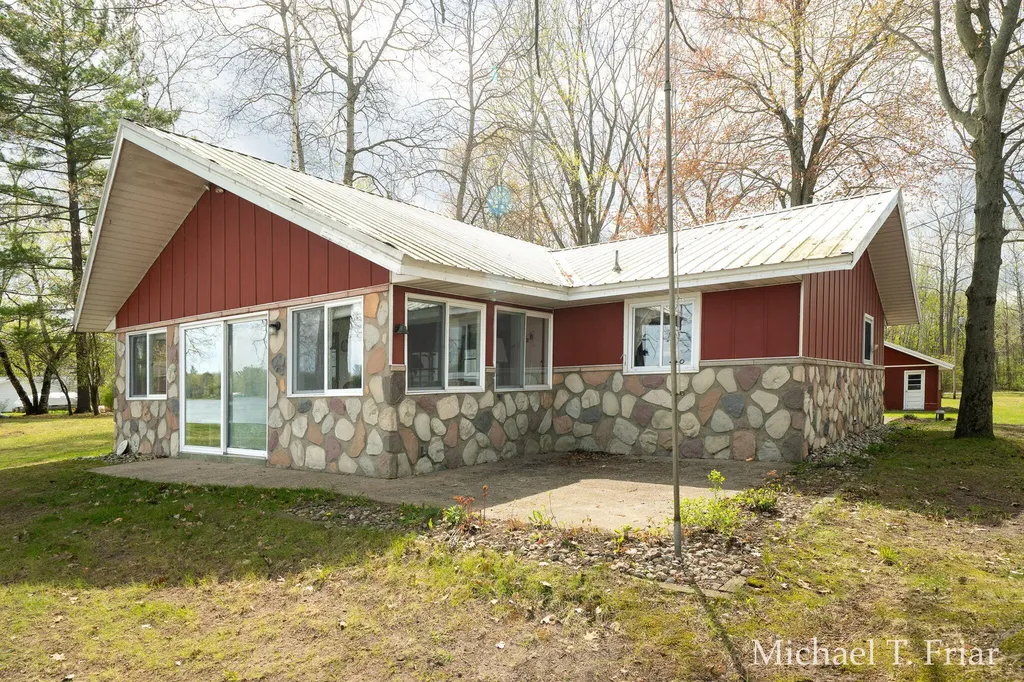 3668 Sunny Drive Orient Township MI 49679