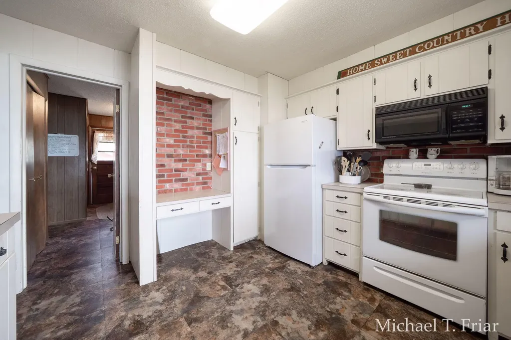 3668 Sunny Drive Orient Township MI 49679