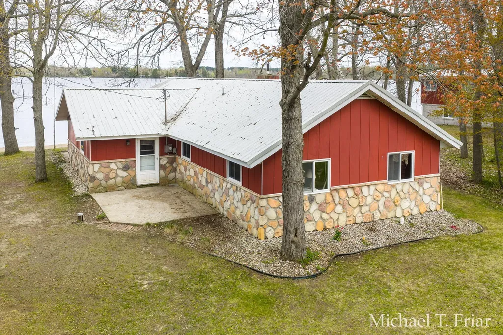 3668 Sunny Drive Orient Township MI 49679