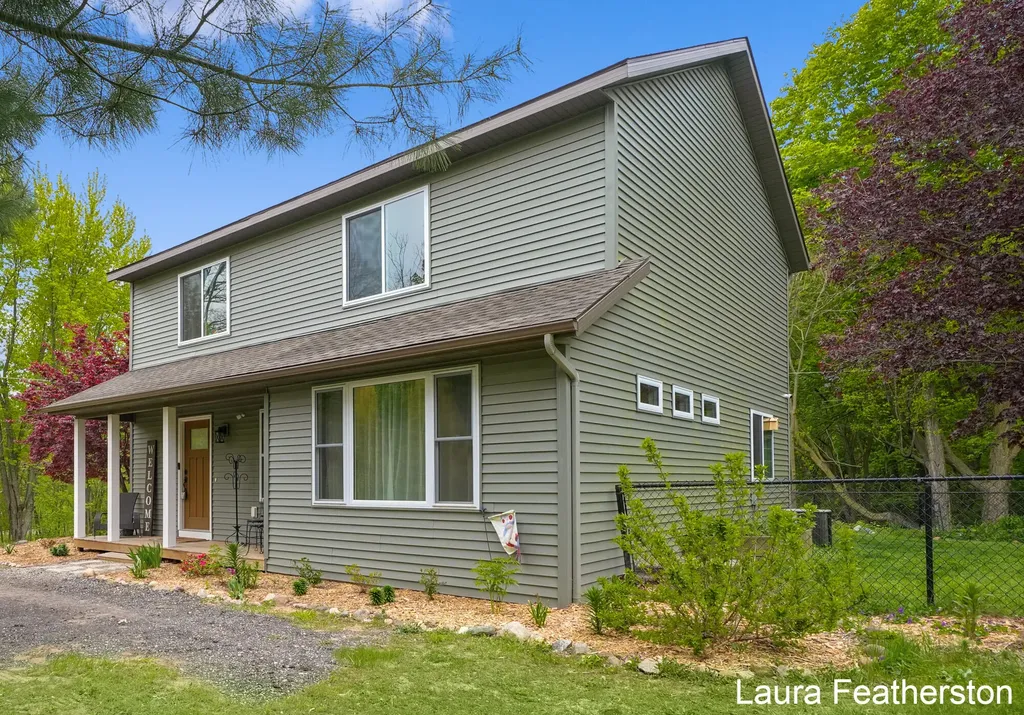 10451 Pine Island Drive NE Algoma Township MI 49345