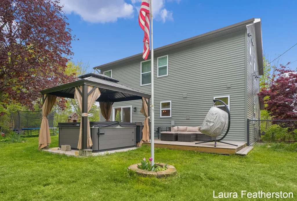 10451 Pine Island Drive NE Algoma Township MI 49345